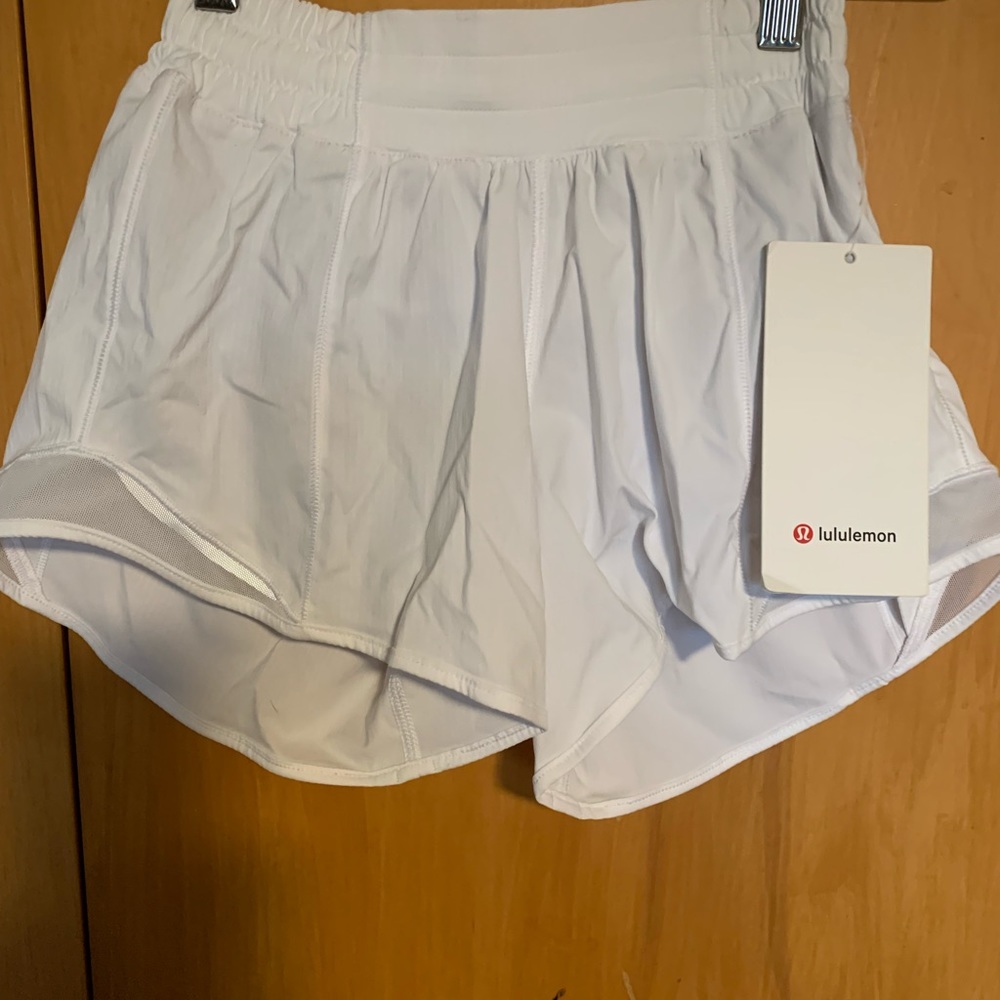Size 2 hotty hot shorts tags on